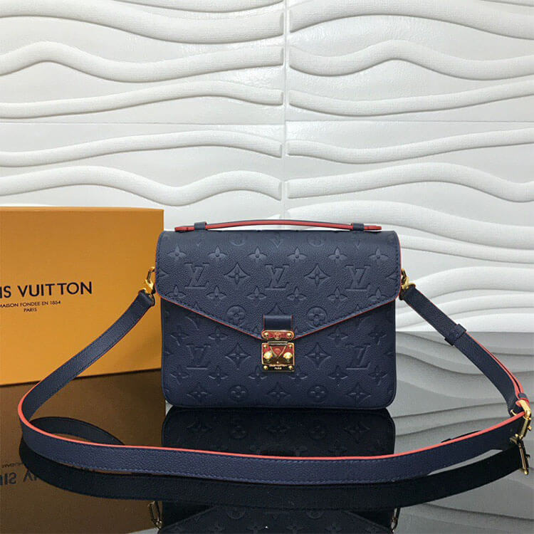 CHANEL Classic Flap Medium