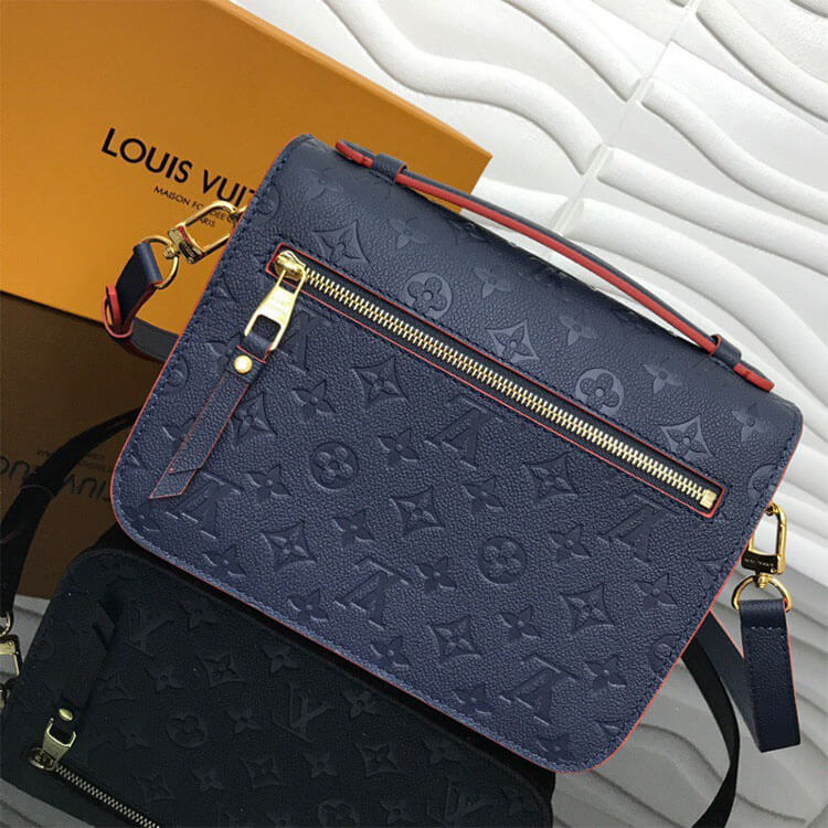 CHANEL Classic Flap Medium