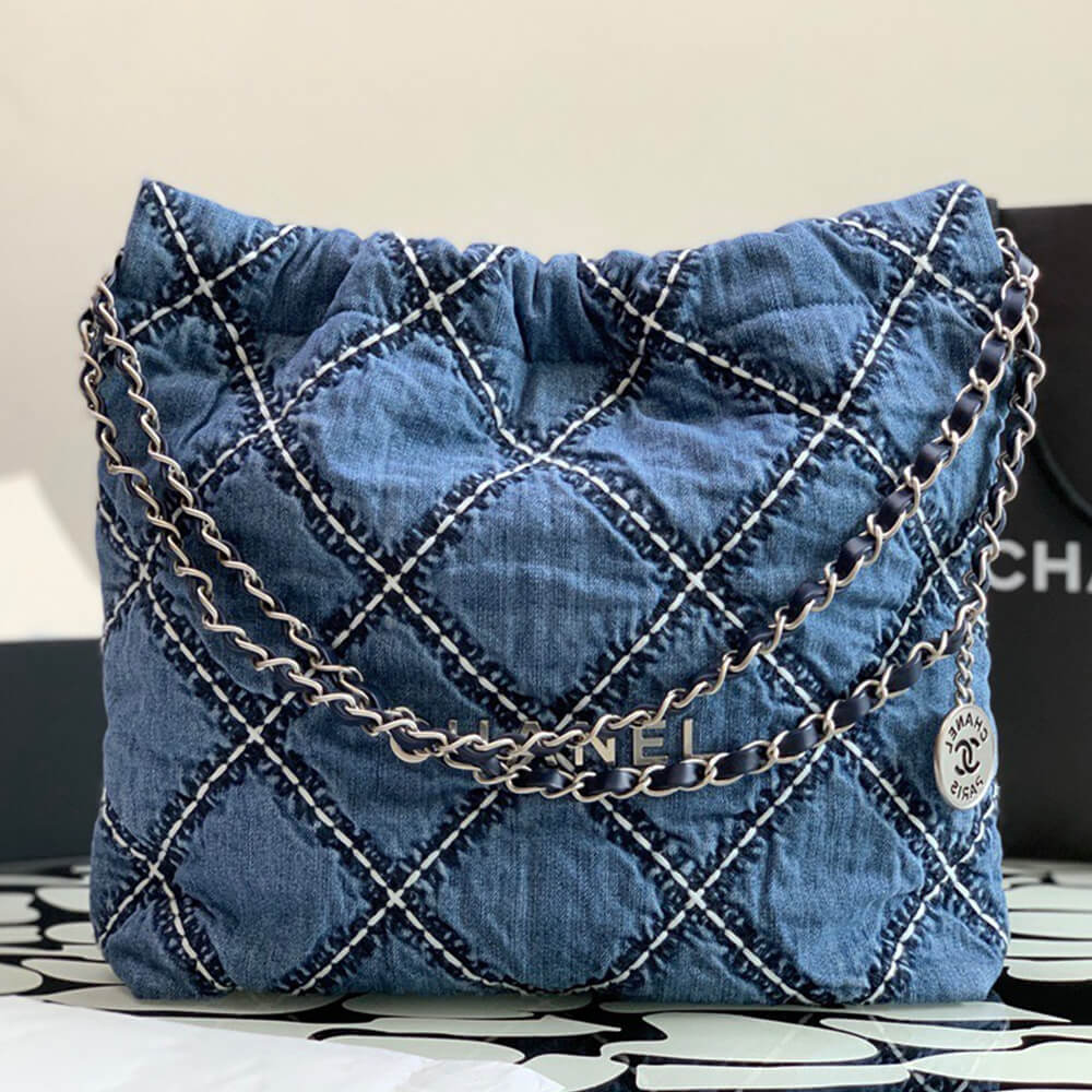 CHANEL 22 SMALL HANDBAG