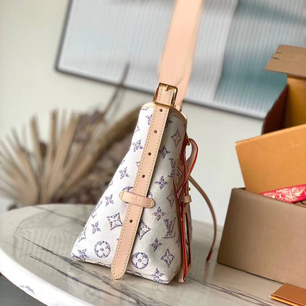 LV Low Key Hobo MM