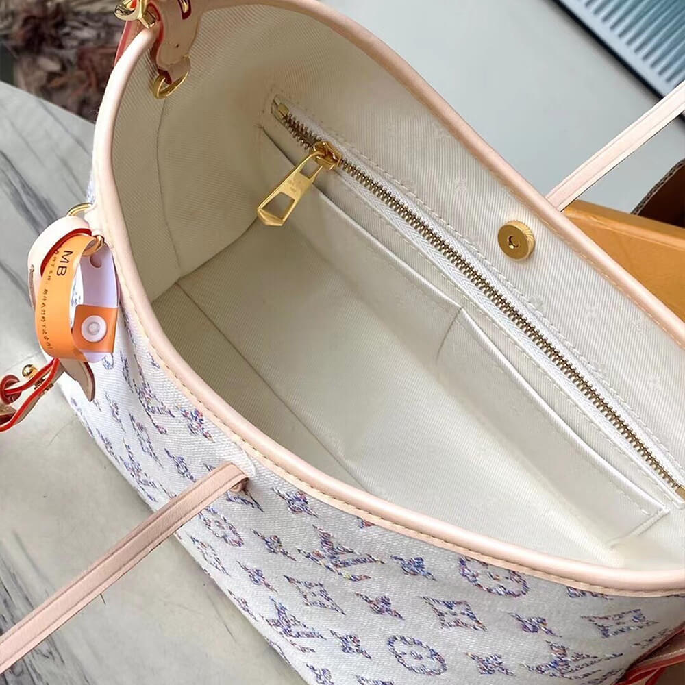 LV Low Key Hobo MM