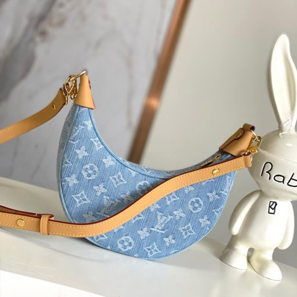 LOEWE Small Hammock bag in soft grained calfskin
