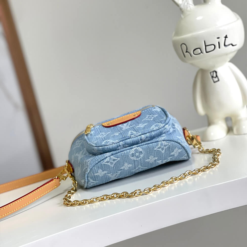 LOEWE Small Hammock bag in classic calfskin