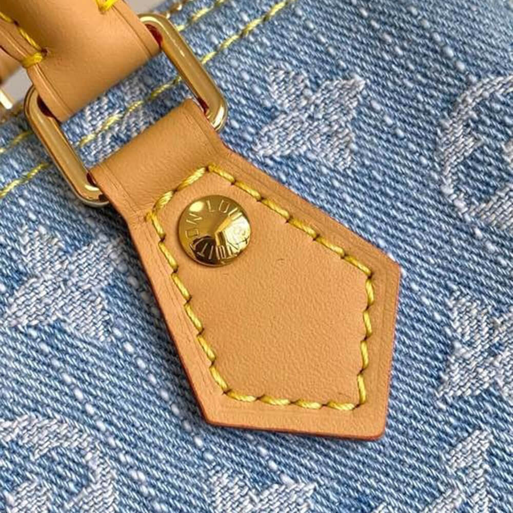 LOEWE Small Hammock bag in soft grained calfskin