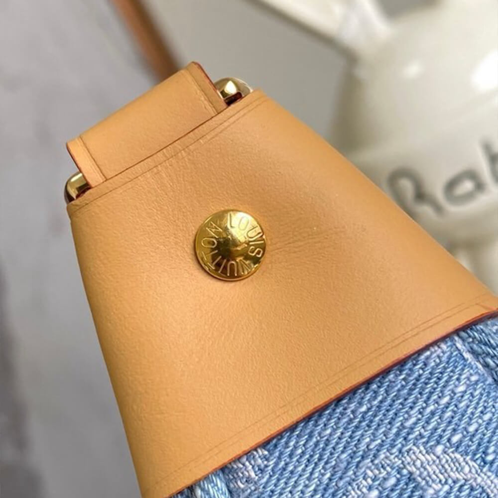 LOEWE Small Hammock bag in classic calfskin