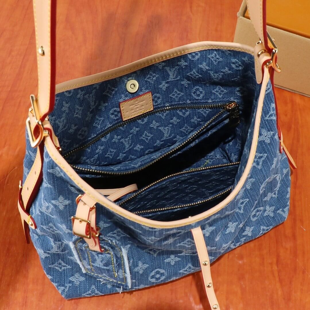 PRADA Leather mini bag(HIGH-END GRADE)