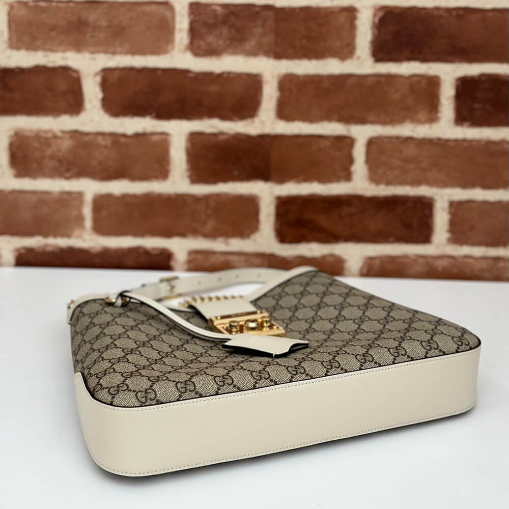 G*u*i small tote bag with hook closure