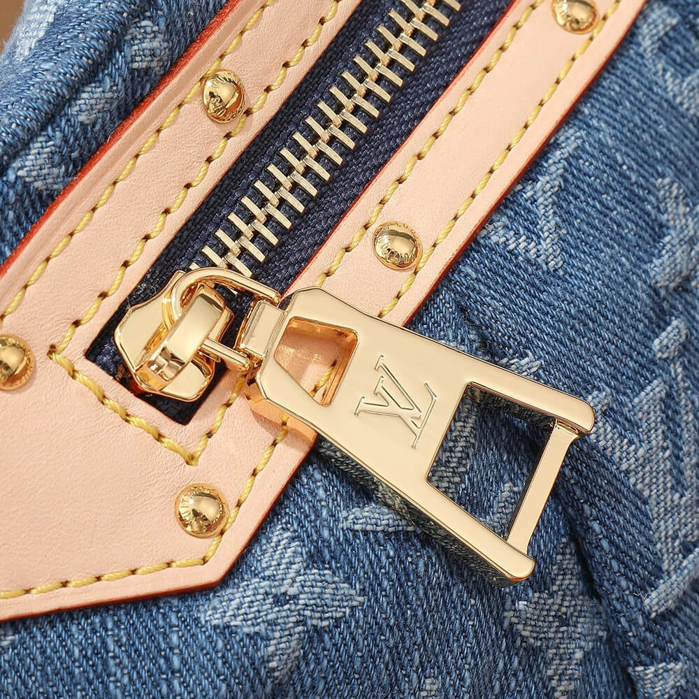 CHANEL BACKPACK(HIGH-END GRADE)