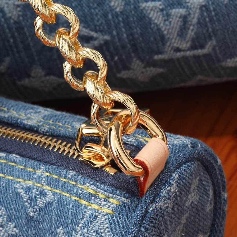 CHANEL BACKPACK(HIGH-END GRADE)
