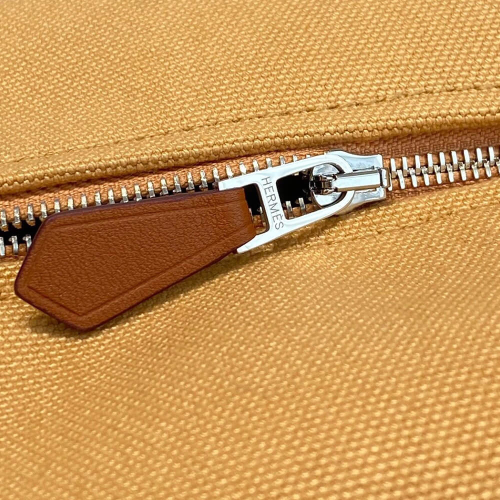 Prada Medium leather shoulder bag (HIGH-END GRADE)