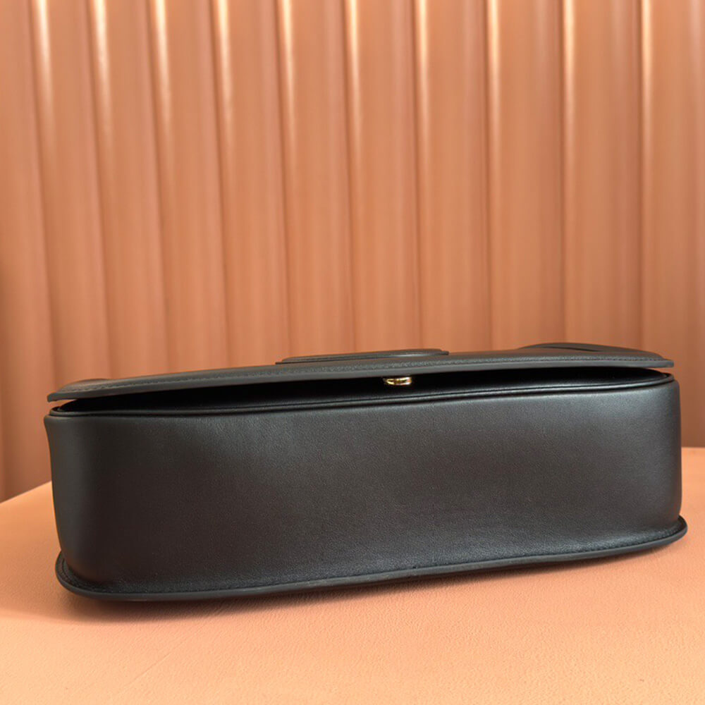 G*u*i blondie medium top handle bag
