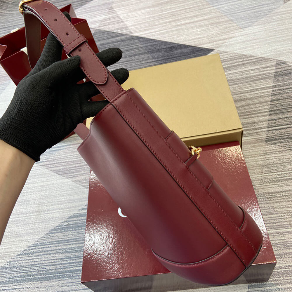 G*u*i 73 small bucket bag