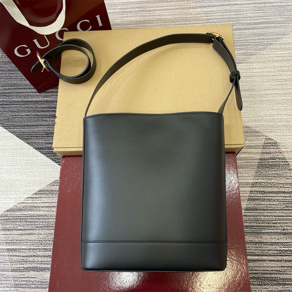 G*u*i 73 small bucket bag