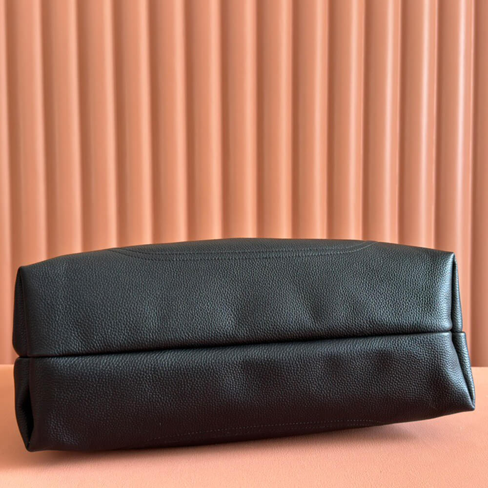 G*u*i softbit maxi shoulder bag(high-end grade)