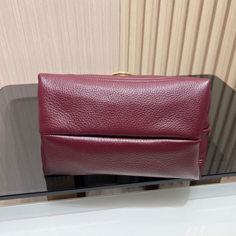 G*u*i softbit medium top handle bag(high-end grade)