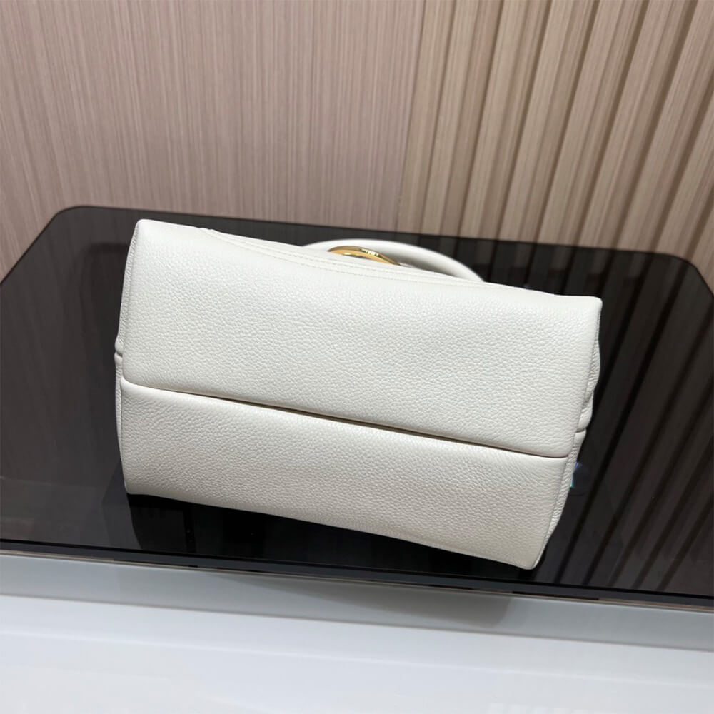 G*u*i softbit medium top handle bag(high-end grade)