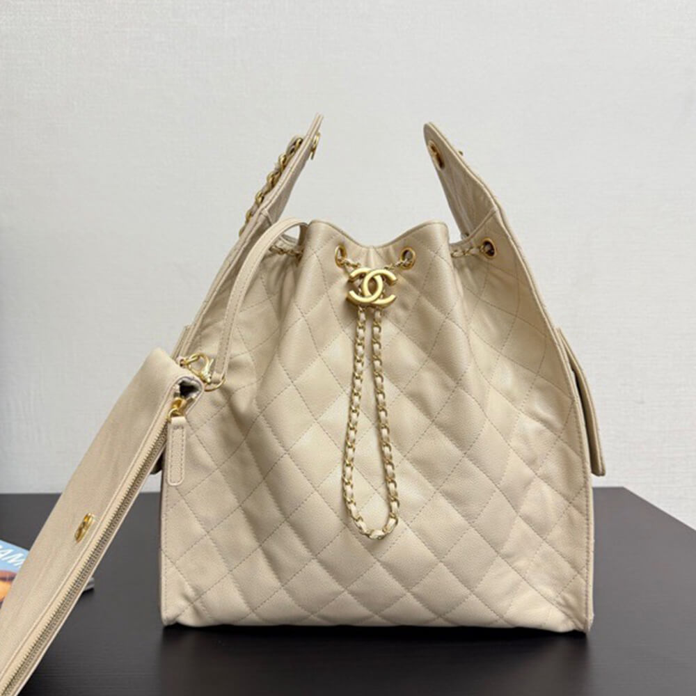 CHANEL 25 Medium Handbag(tax-free grade)
