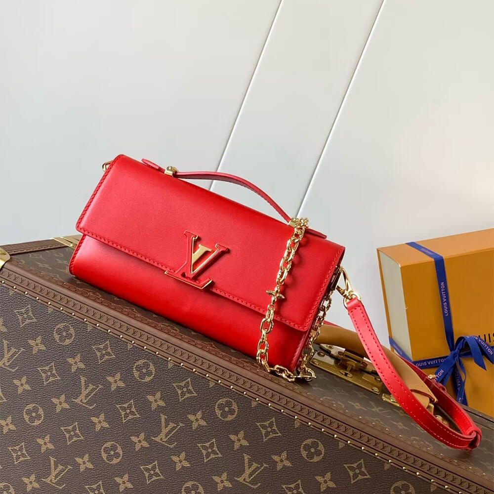 LV Wallet On Chain Capucines
